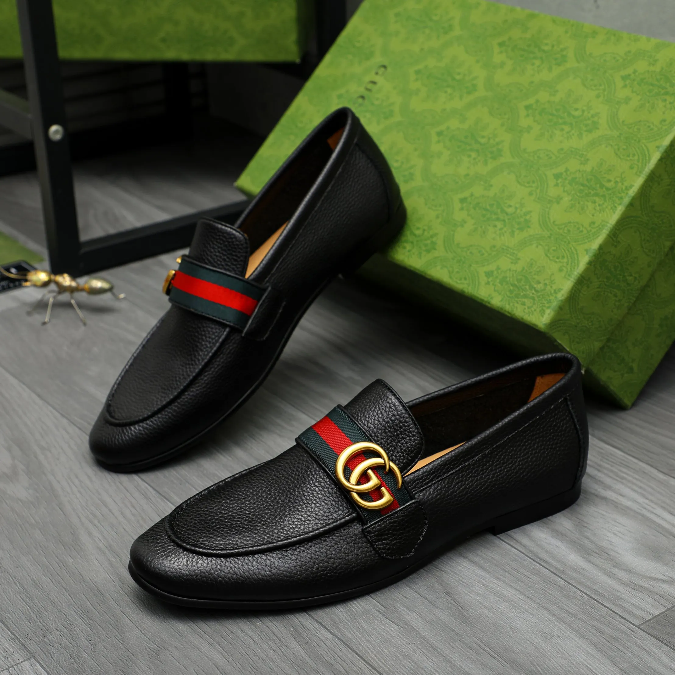 Men's shoes 💰500 Product trademark: GUCCI "Gucci" business slip-on leather shoes Regular size: 38-44 (37.45.46 custom-made, non-refundable) Product materials: Selected pebbled cowhide upper, cowhide insole, original outsole